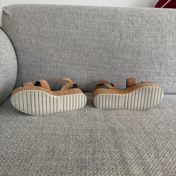 Vince “Jet” Genuine Suede Platform Sandals - Picture 7 of 12